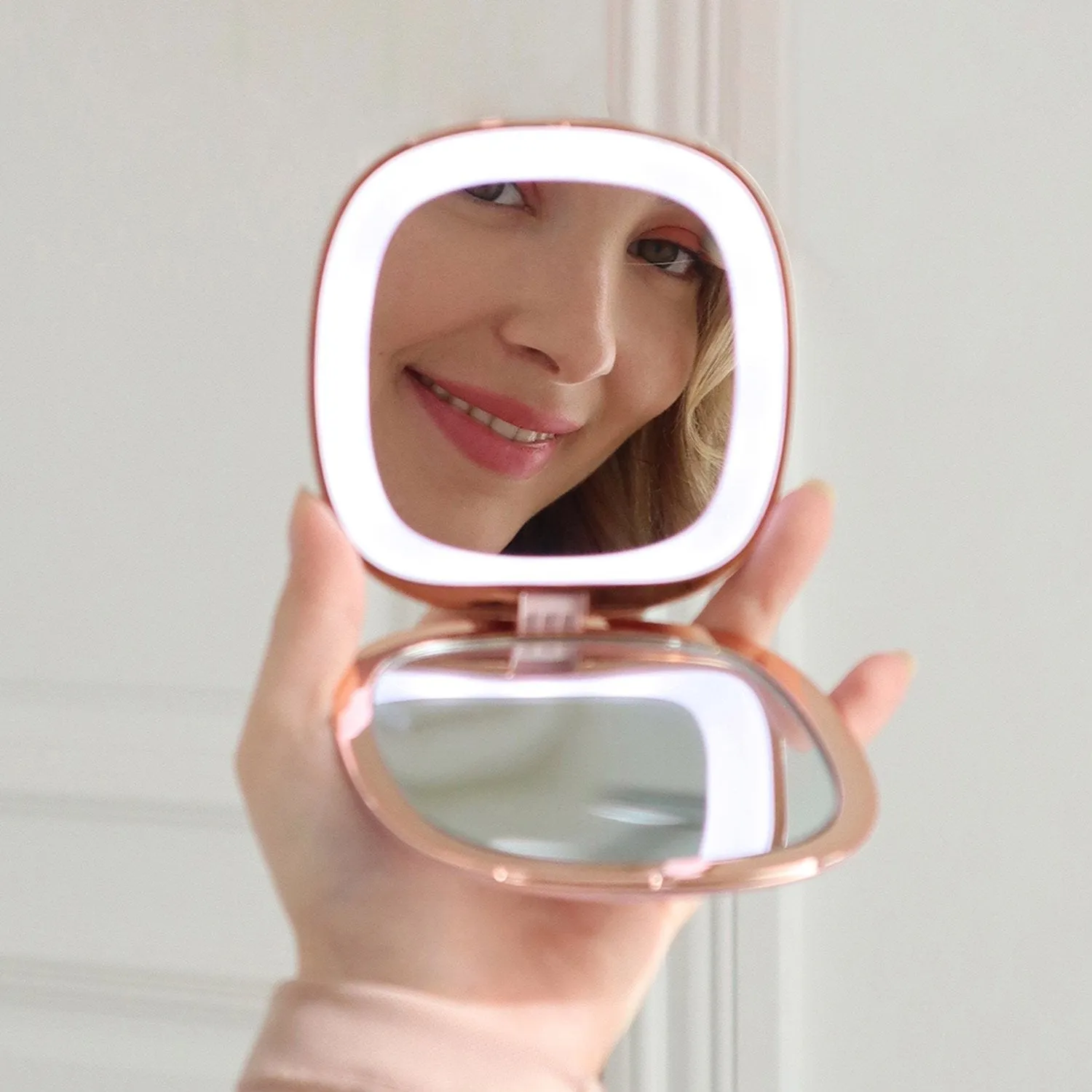 Fancii Mila Rechargeable LED Compact Mirror